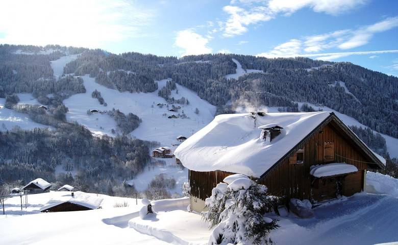 Gîte pour 8 personnes, avec piscine ainsi que terrasse et jardin à Flumet - 3