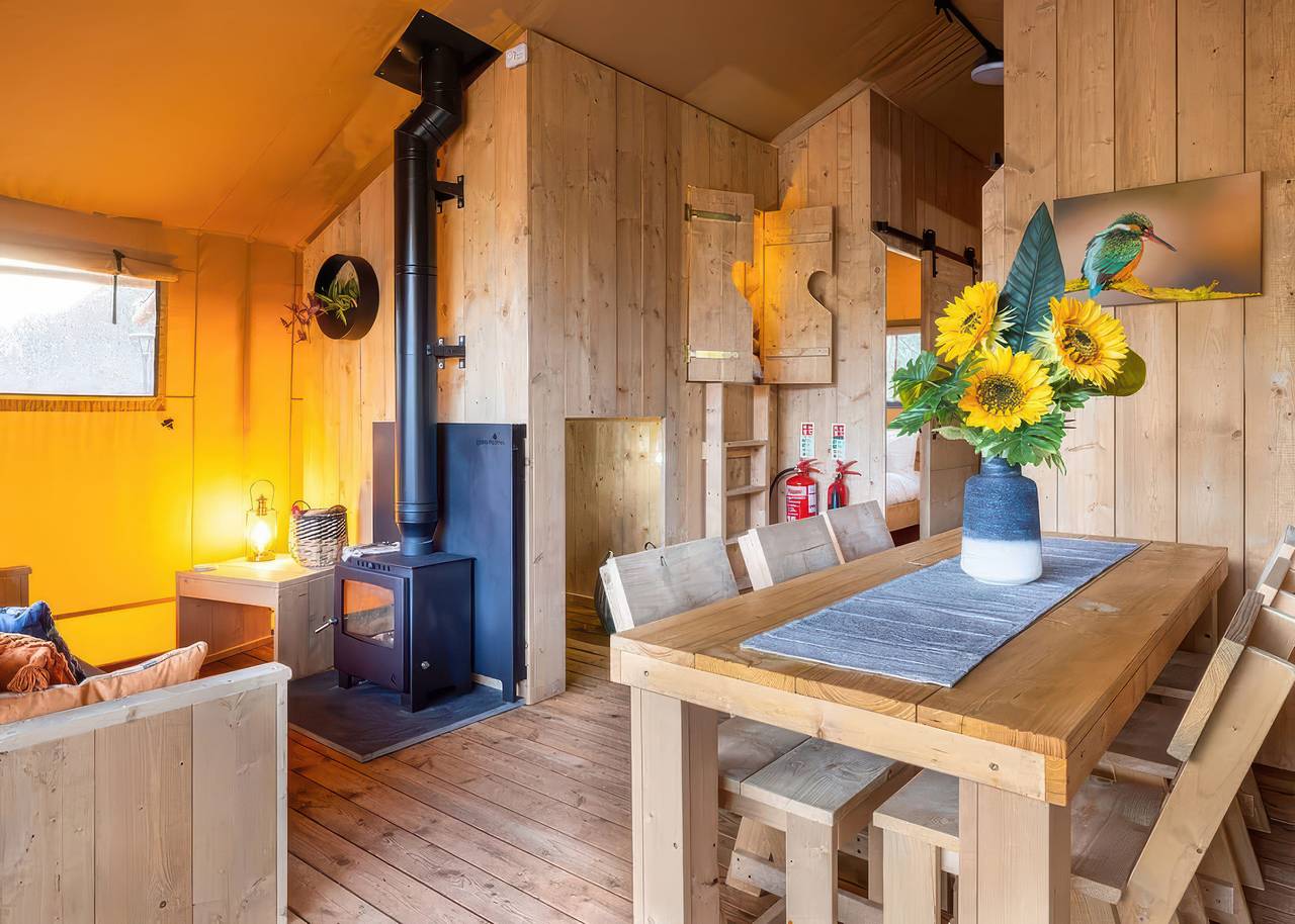 The Kingfisher Safari Tent - pets welcome in Saddleworth, Greater Manchester