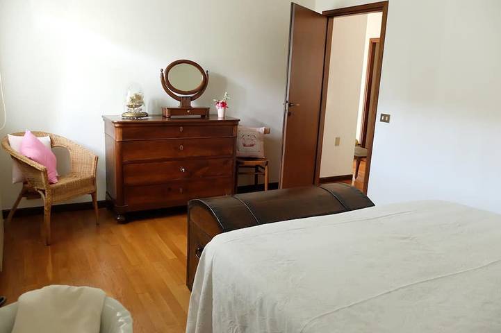Gîte pour 7 personnes, avec balcon et jacuzzi à Lovere - 2