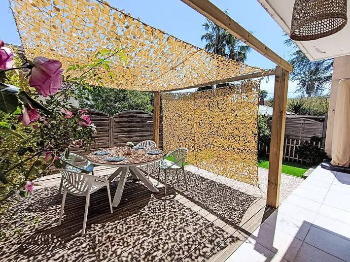 Gîte pour 4 personnes, avec terrasse dans Base Nature François Léotard