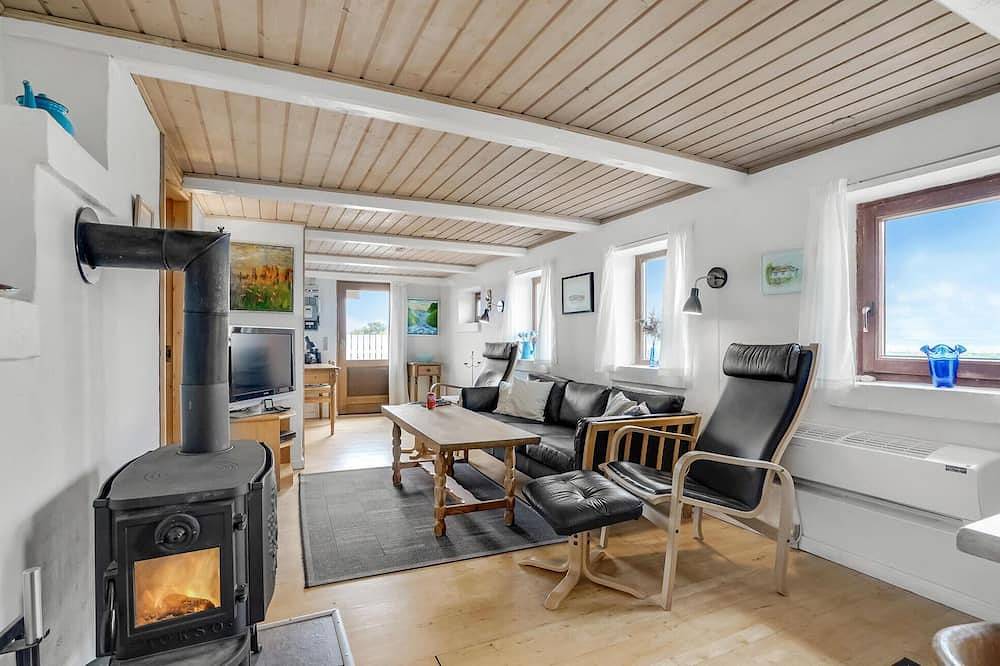 Gorgeous home in Thyholm with kitchen in Thyholm, Limfjorden i Vestjylland