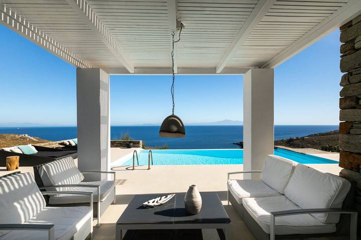 Villa pour 8 personnes, avec Vue sur l’océan et Balcon ainsi que Terrasse et Jardin dans Kea