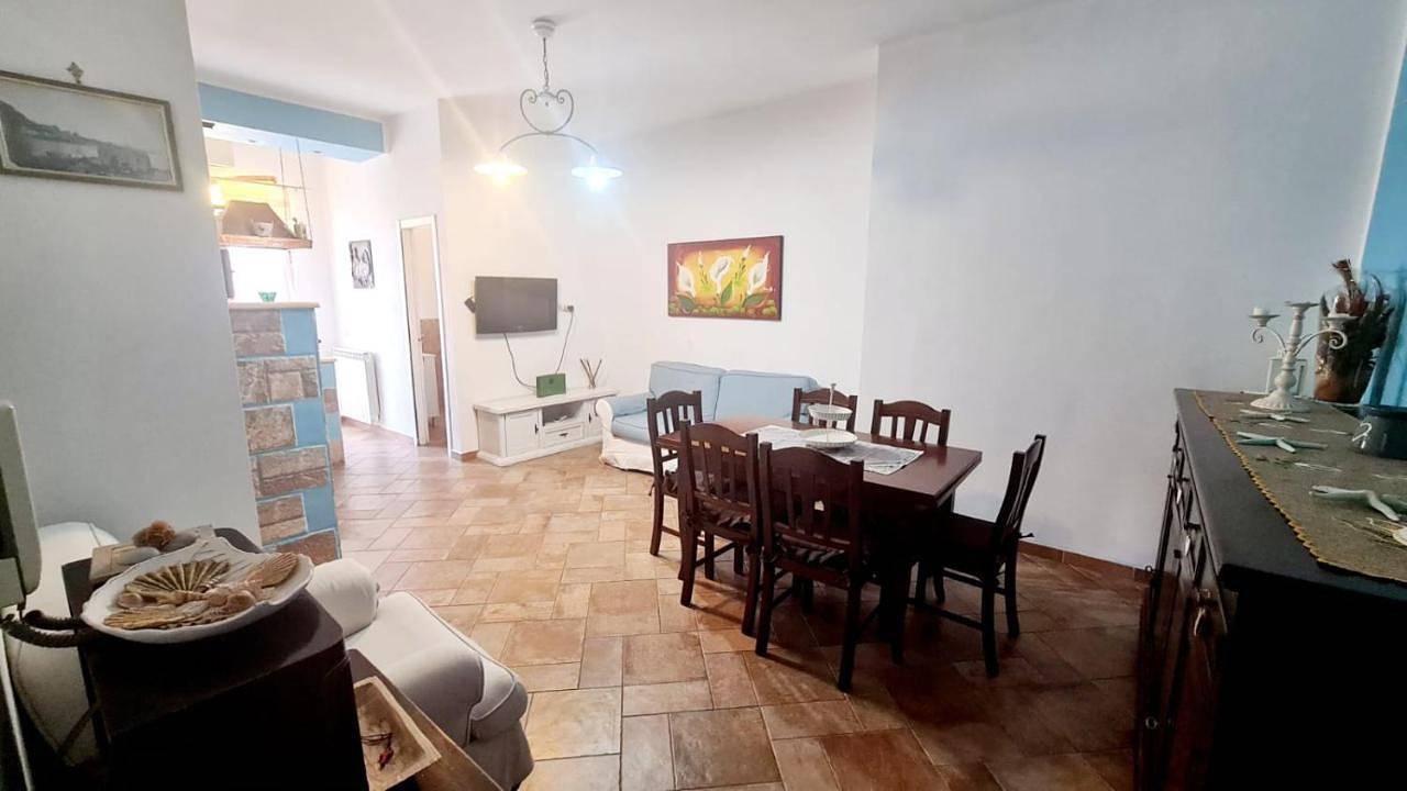 Appartamento intero, Two-Bedroom Apartment in Sferracavallo, Palermo