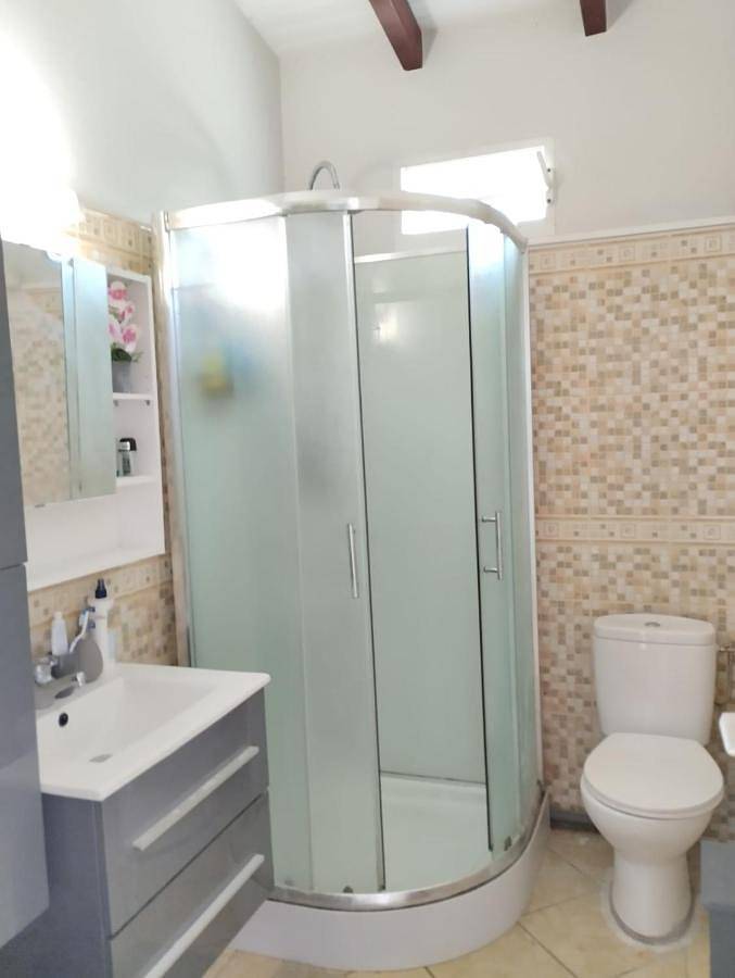 Location de vacances pour 6 personnes, avec terrasse ainsi que piscine et vue à Gourbeyre - 3