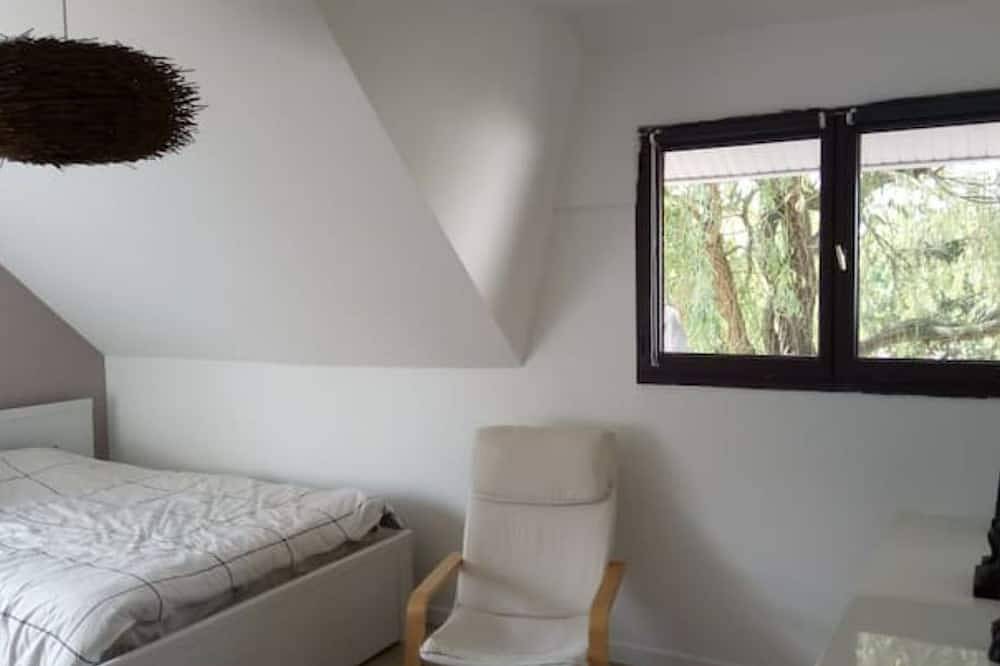 Villa 145m2 modern 4 bedrooms, beautiful terrace and garden near Paris in L'Haÿ-les-Roses, Valle del Marne