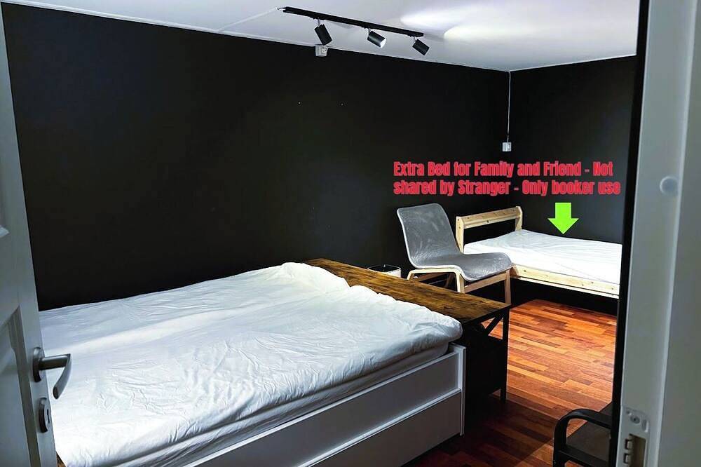Charming large room -Bnb- with balcony in wonderful Stavanger Center in Storhaug, Stavanger