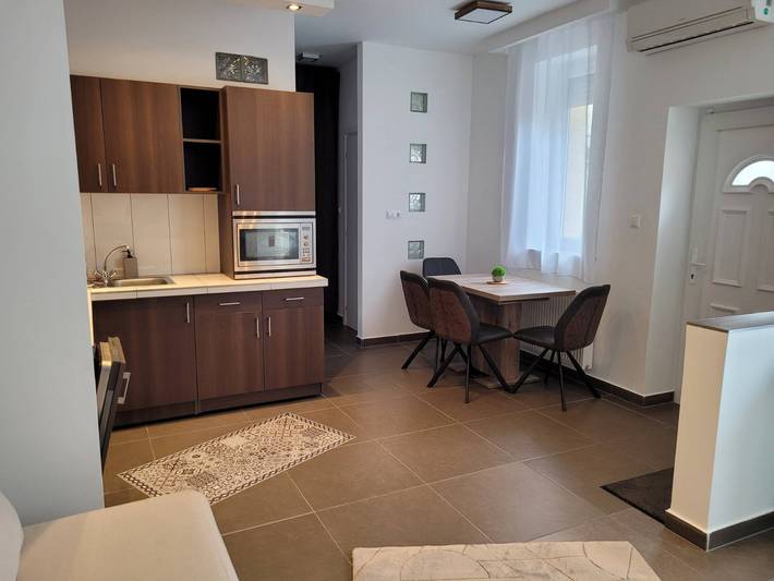 Ganze Wohnung, Schöne Wohnung in der Innenstadt mit kostenlosem Parkplatz in Ketschkemet, Kecskeméti járás