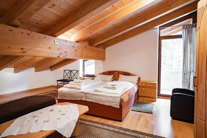 BnB für 4 Personen, mit Balkon und Terrasse in Söll