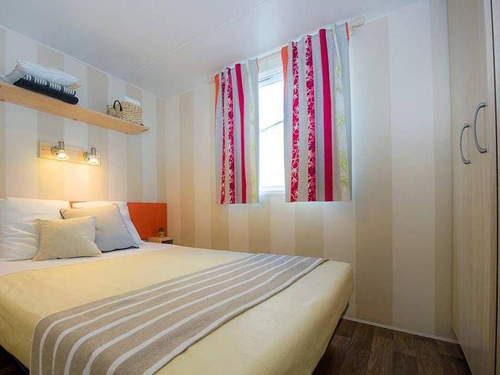 Camping la Vallée - Mobilhome 4 personnes - Comfort | 2 Ch. | 4 Pers. | Terrasse surélevée | 1 Sdb | Tv in Houlgate, Région de Lisieux