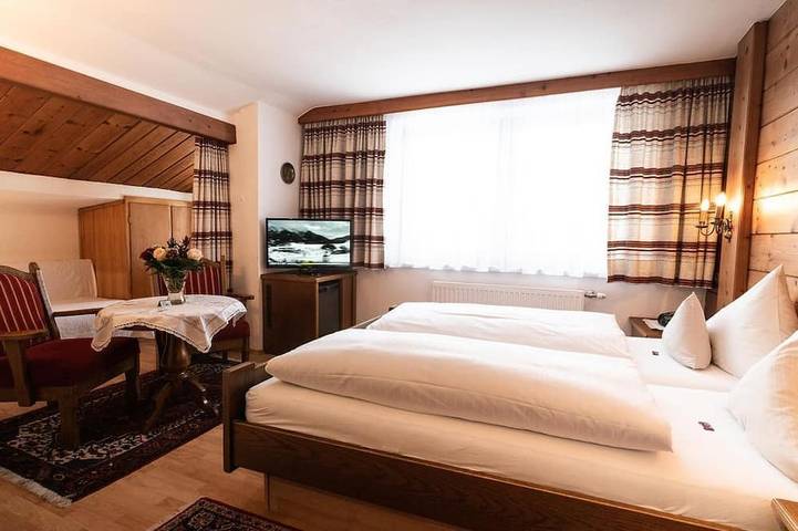 Doppelzimmer Comfort B - Übernachtung Langaufenth. - Hotel Helga in Karwendel (Tirol), Seefeld in Tirol