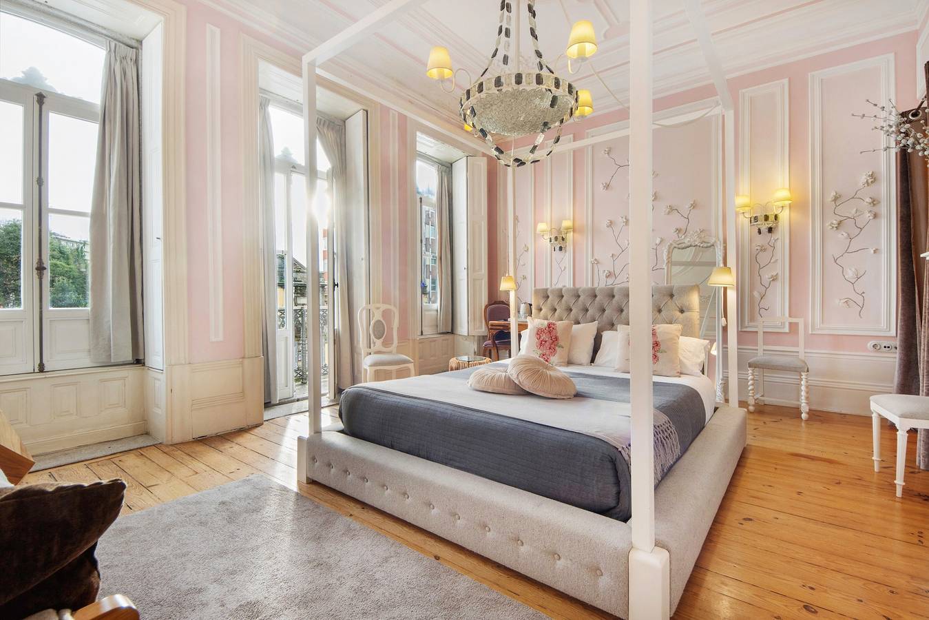 Room 'Victória' with Shared Garden, Wi-Fi and Air Conditioning in Massarelos, Porto