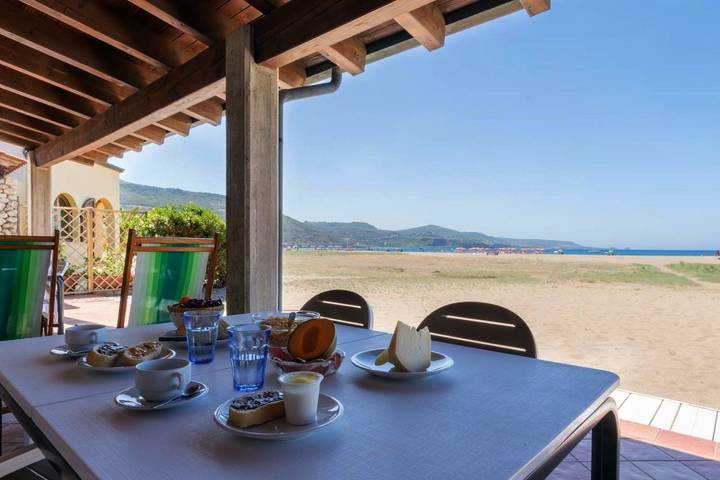 Location de vacances pour 4 personnes, avec vue et balcon, adapté aux familles à Bosa Marina - 2