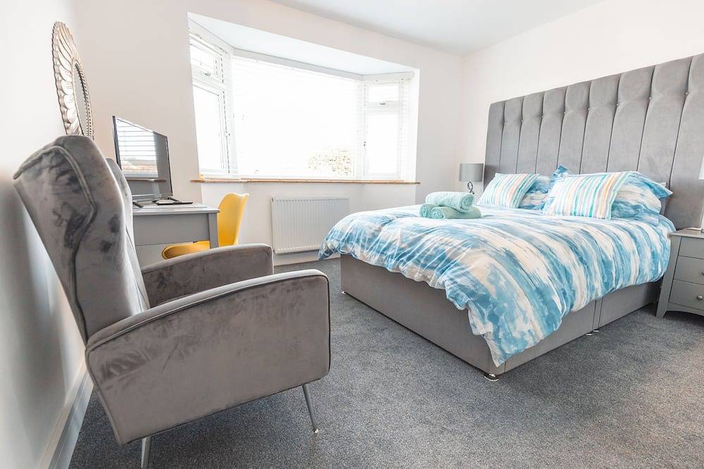 Ocean La Vie - recently renovated bungalow in Barton on Sea. in Barton on Sea, Hampshire