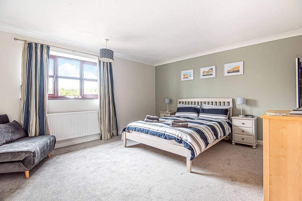 Old Hunny Cottage - sleeps 5 guests  in 2 bedrooms in Old Hunstanton, Norfolk Coast