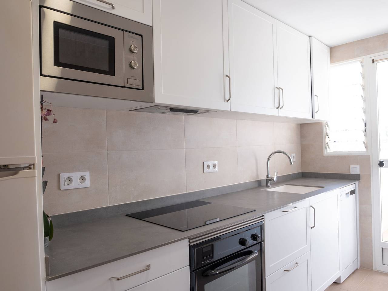 Hel leilighet, Bright apartment with pool and parking in Xeraco Playa in Playa Xeraco, Xeraco