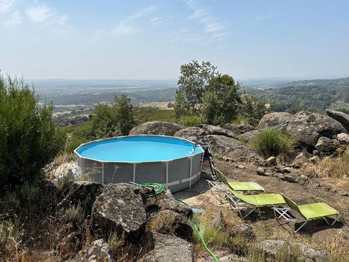 Casa de vacaciones para 8 personas, con terraza y piscina además de jardín y vistas en Guisando