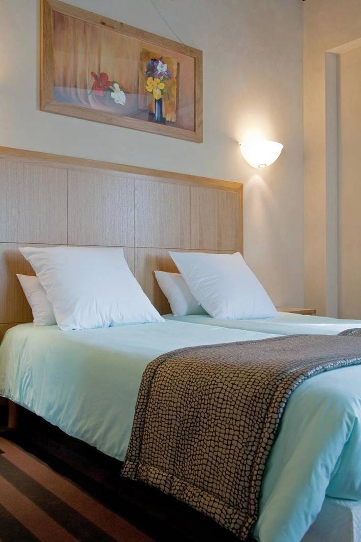 Hôtel pour 5 personnes, avec terrasse ainsi que vue et jardin, animaux acceptés à Lapalisse - 4