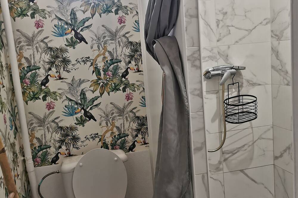 Entire apartment, Near the beach, 1-bedroom apartment with a small garden. Pets are welcome. in Calais, Calais region