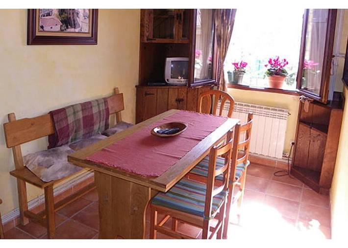 Apartamento de vacaciones para 7 personas, con jardín y terraza en Las Merindades - 2