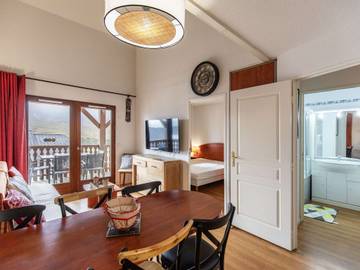 Gîte pour 7 personnes, avec balcon et piscine dans La Mongie