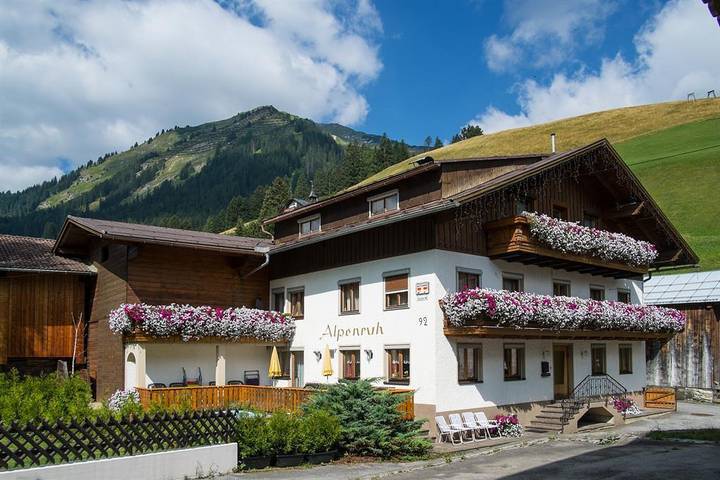 Gîte pour 3 personnes, avec Terrasse et Vue à Holzgau