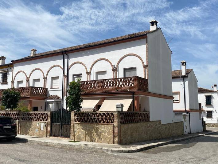 Casa rural para 8 personas, con vistas además de terraza y piscina, Se admiten mascotas en El Bosque - 2