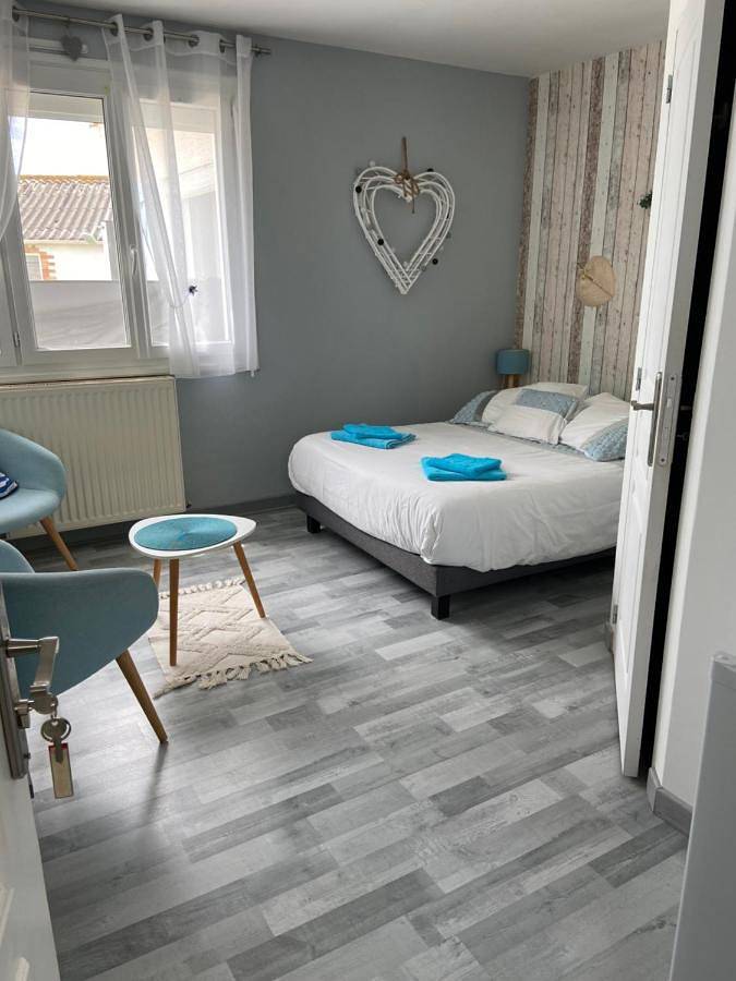 Chambre d’hôte pour 2 personnes, avec jacuzzi ainsi que jardin et terrasse