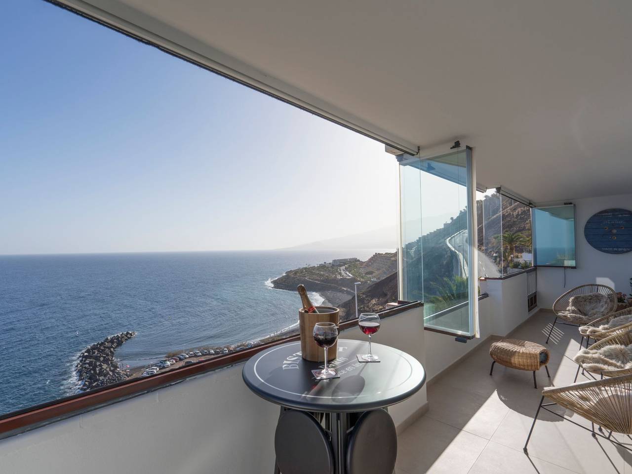 Appartement entier, Helle Wohnung mit atemberaubender Aussicht auf das Meer und den Strand in Playa de la Nea, El Rosario