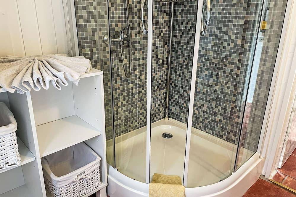 Schönes alleinstehendes Ferienhaus für 2 Gäste mit  W-Lan, Tv und Terrasse in Buchholz, Müritz
