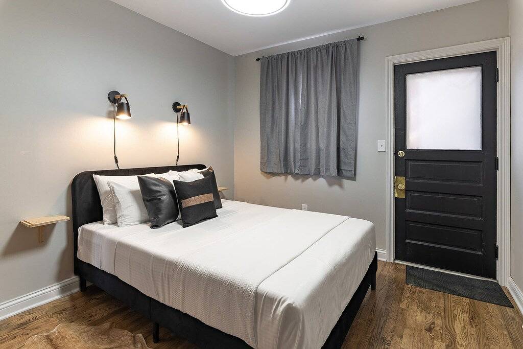 Ganze Wohnung, 2Br Townhome w/ Parking – Walk to Stadiums & Dt in Kenton County