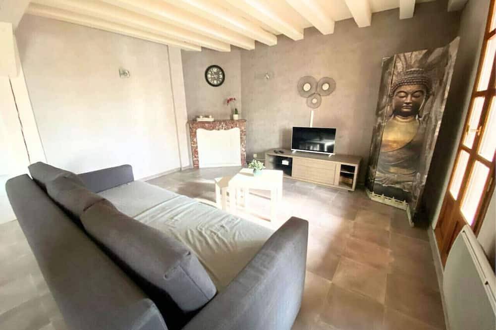 Ganze Wohnung, Appartement plein centre - Wifi - terrasse in Le Pontet, Vaucluse