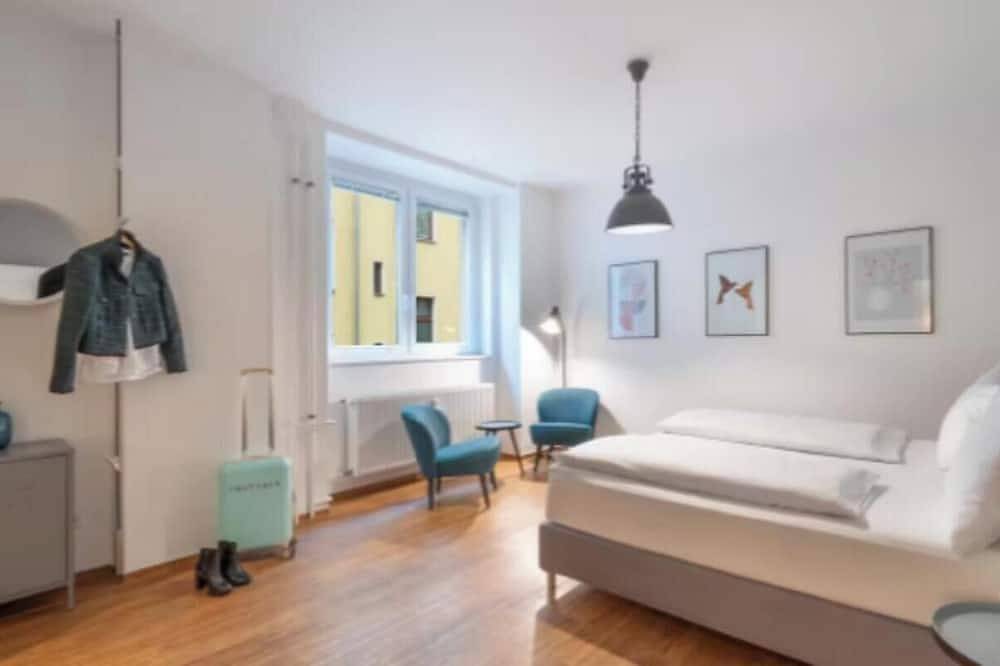 Ganze Wohnung, Spacious 4-Bedroom Apartment in Central Berlin in Moabit Berlin, Berlin