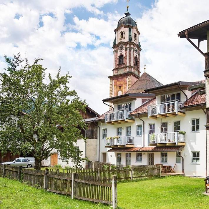 Ferienwohnung für 4 Personen, mit Garten und Ausblick in Geigenbaumuseum Mittenwald - 2