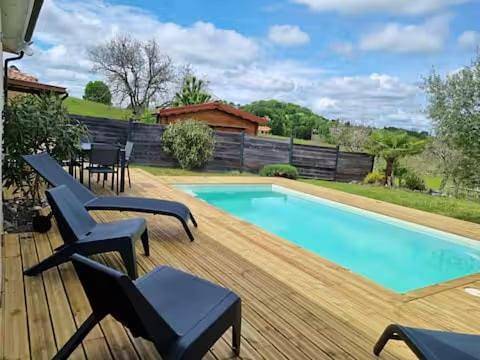 Gîte pour 4 personnes, avec piscine et jardin à Trélissac
