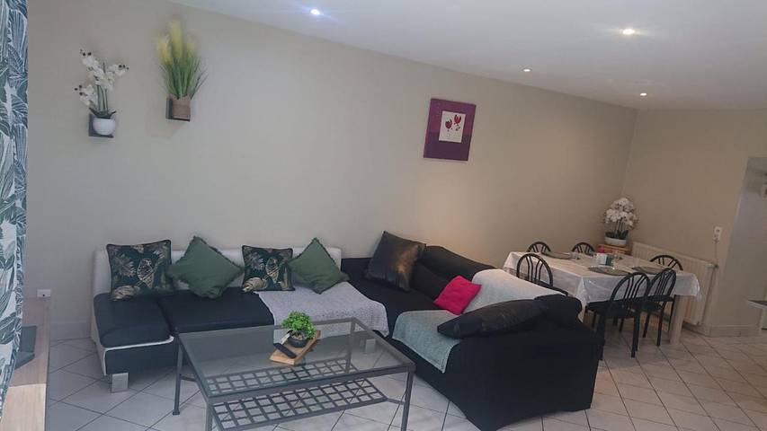 Location de vacances pour 6 personnes, avec jardin, animaux acceptés à Savignac-les-Églises