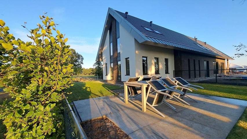 Vakantieappartement voor 5 personen, with Terras and Tuin as well as Uitzicht in Kaatsheuvel