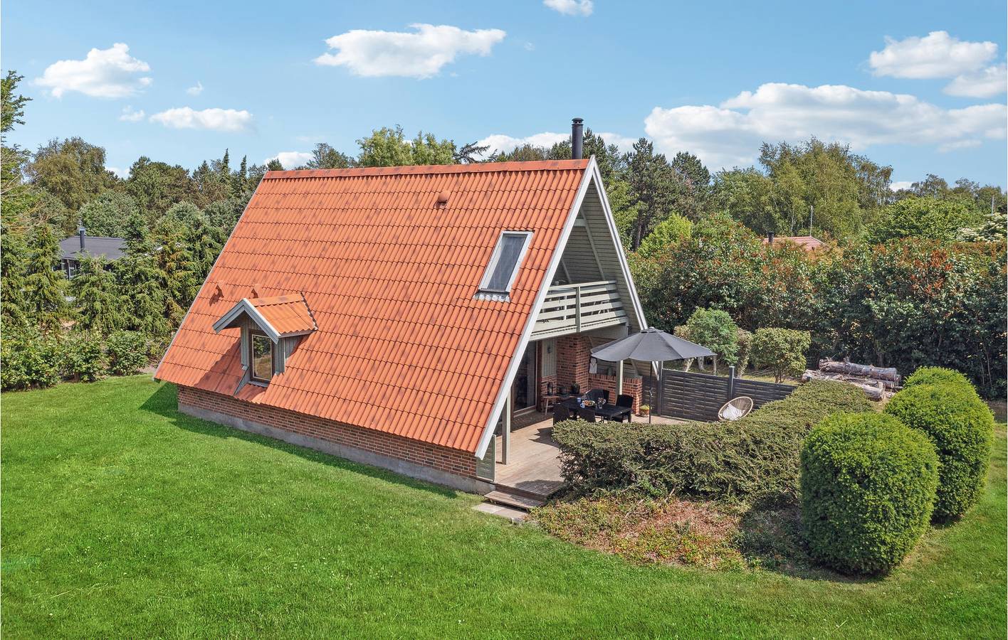 Vacation house for 4 people with terrace in Samsø