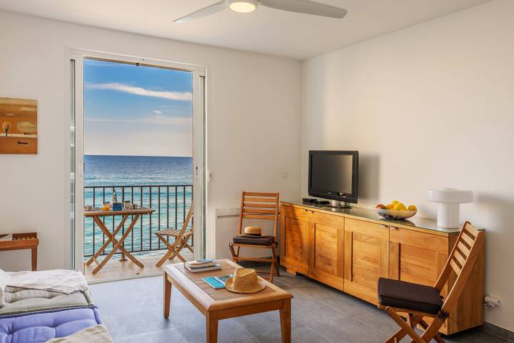 Apartamento entero, Apartamento de vacaciones para 4 personas con balcón in Erbalunga, Brando
