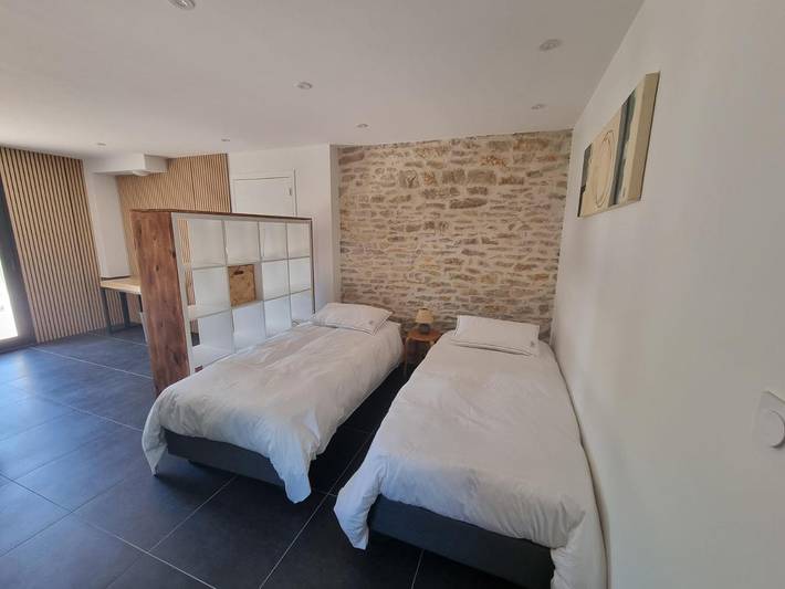 Chambre d’hôte pour 5 personnes, avec Terrasse ainsi que Piscine et Vue