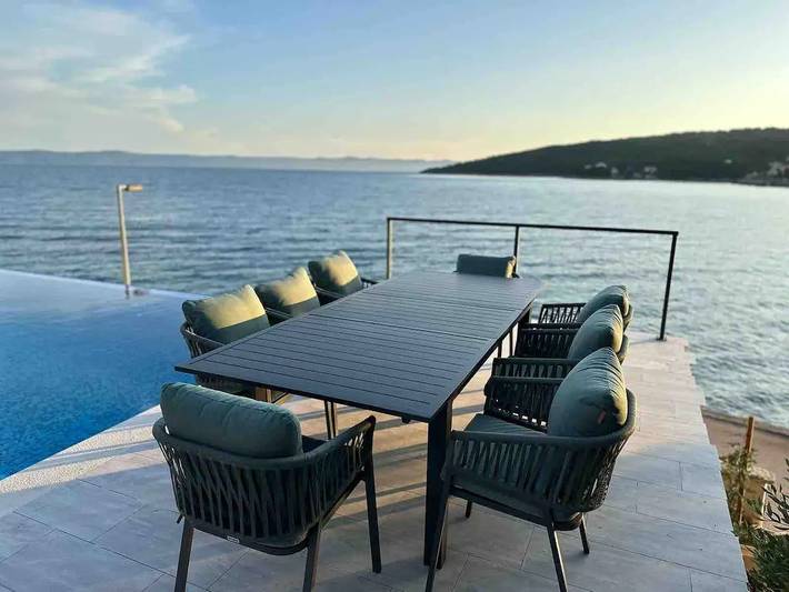 Seafront Villa Serenita in Sumartin, Brac