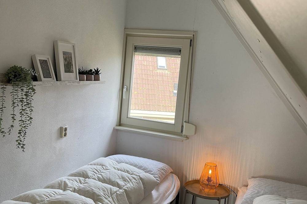 Holidayhome close to the beach, fenced garden & dog welcome in Julianadorp, Noord-Holland - Nordseeküste