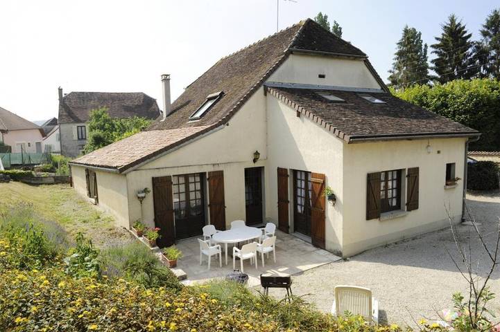 Location de vacances pour 6 personnes, avec Terrasse et Jardin à Bligny