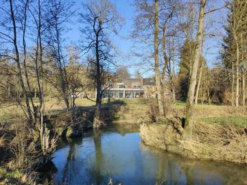 Gîte pour 21 personnes, avec vue et piscine ainsi que sauna et jardin dans Baillonville