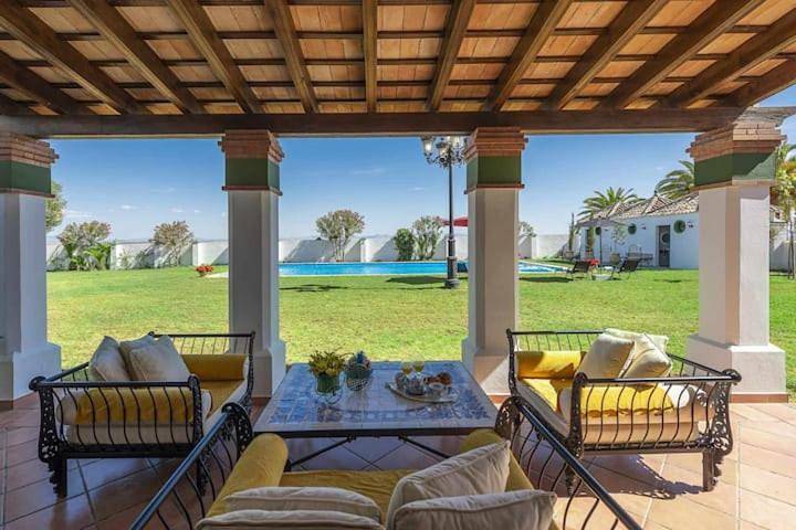 Casa rural para 25 personas, con vistas además de piscina y jardín en Écija - 4