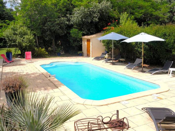 Gîte pour 6 personnes, avec piscine et jardin