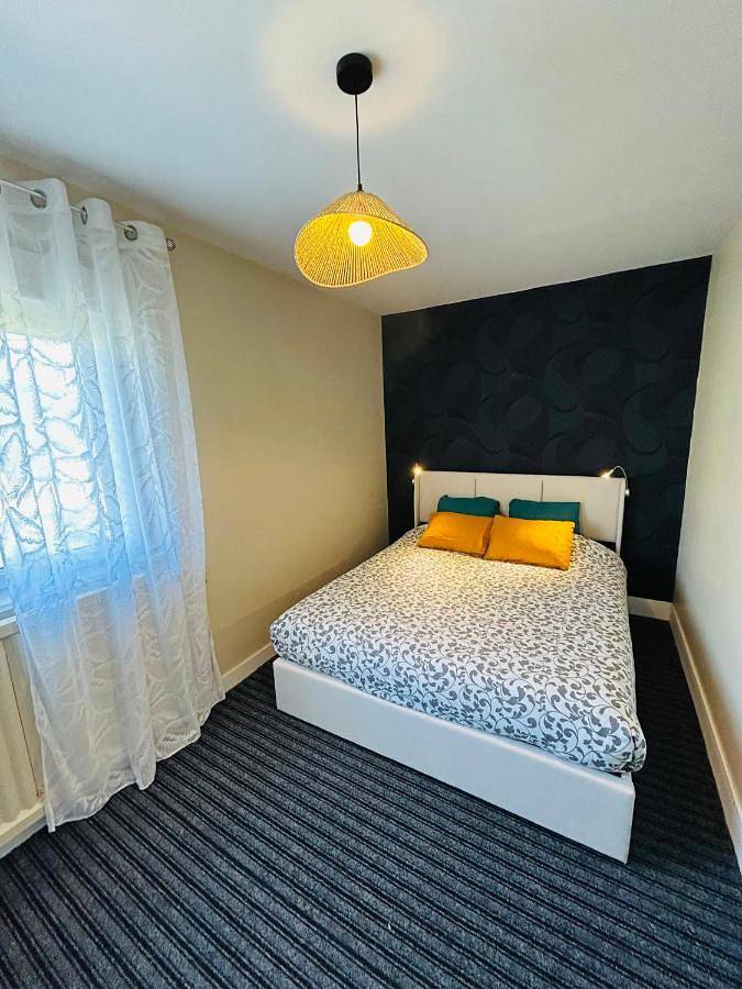 Gîte pour 4 personnes, avec jardin ainsi que sauna et jacuzzi à Quettehou - 2