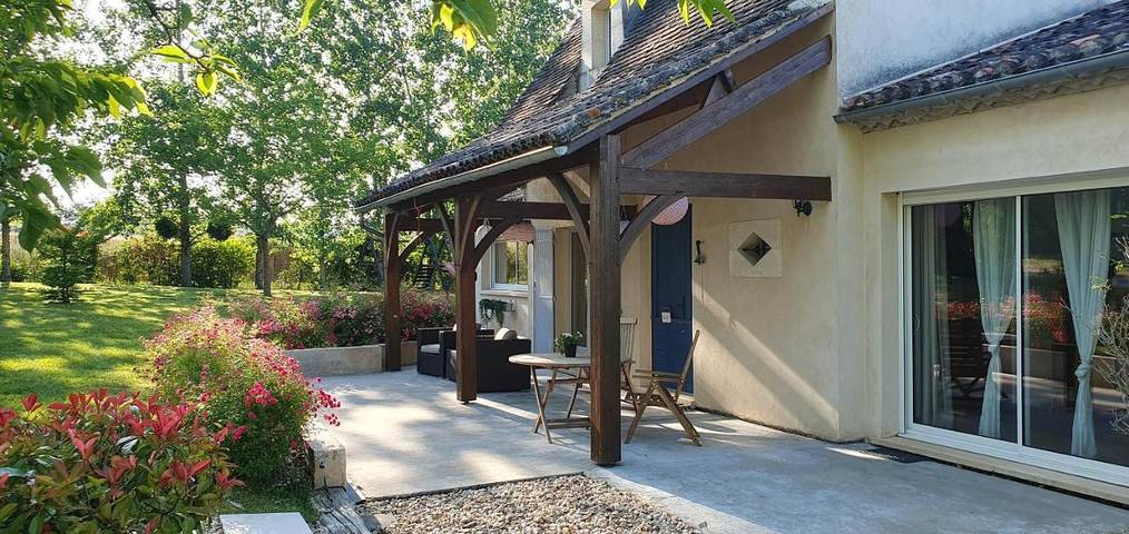 Location de vacances pour 6 personnes, avec piscine ainsi que jardin et vue à Saint-Martin-de-Gurson - 3