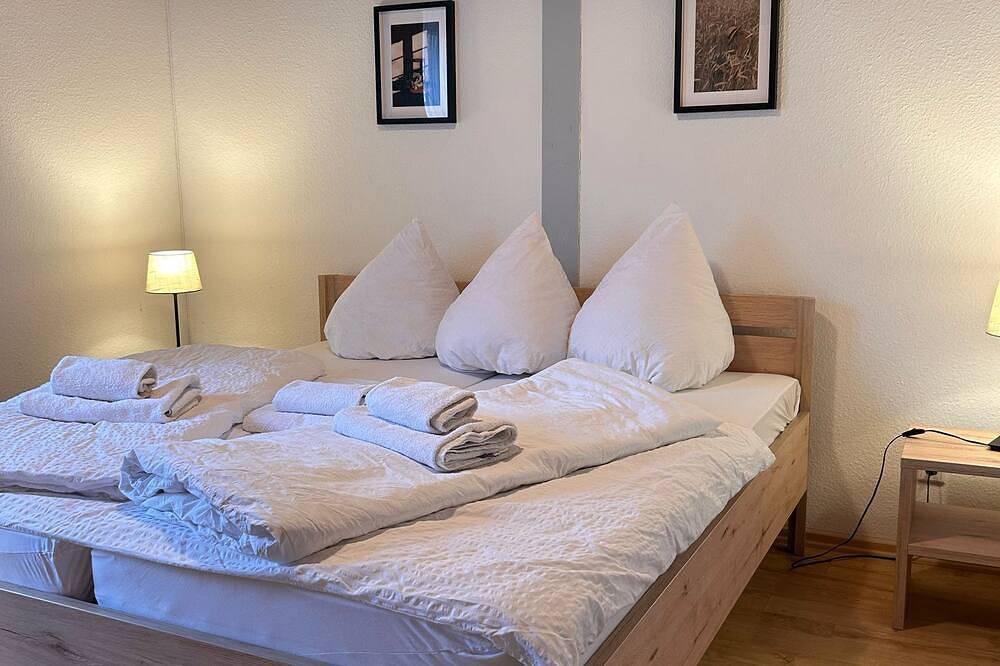 Ganze Wohnung, Entspannte Ferienwohnung „Haus Möwe“ direkt am Meer auf Pellworm! in Tammensiel, Pellworm