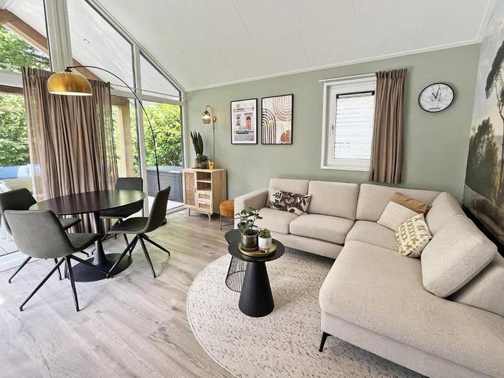 Vakantiehuis voor 4 personen, with Terras and Tuin as well as Zwembad and Sauna in Rhenen