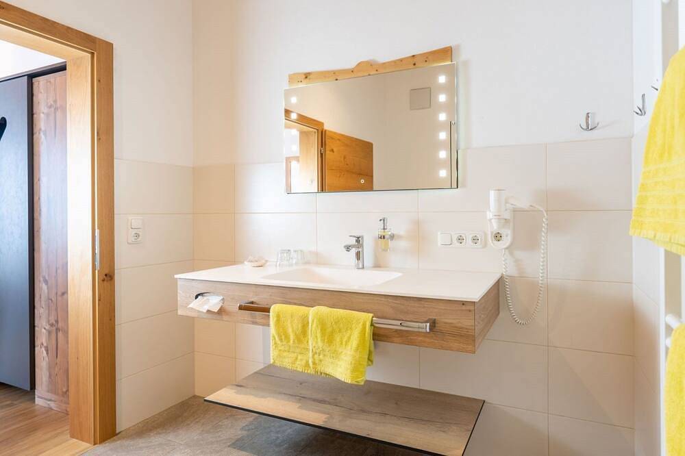 Ferienwohnung Gaichtspitze - Appartments und Pension Mariandl in Nesselwängle, Außerfern